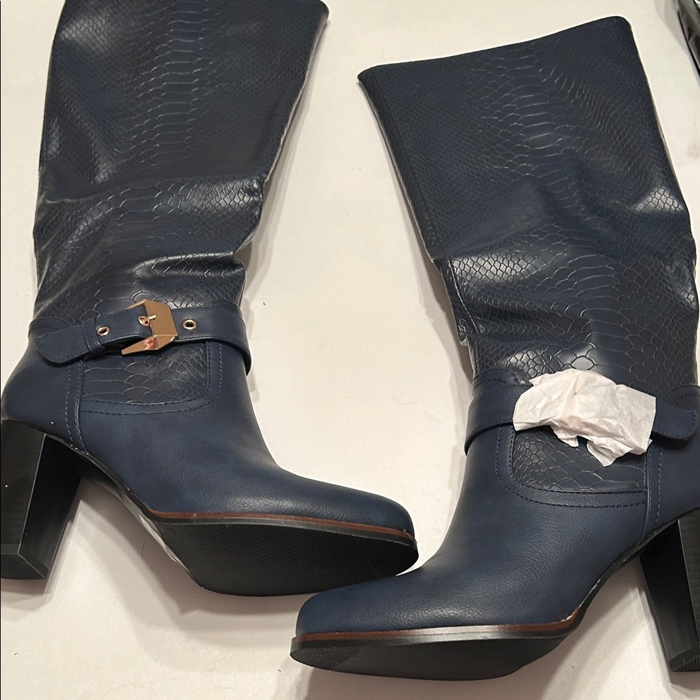Chic Navy Heeled Boots